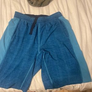 Lululemon men’s shorts great shape tons of life left 9in inseam